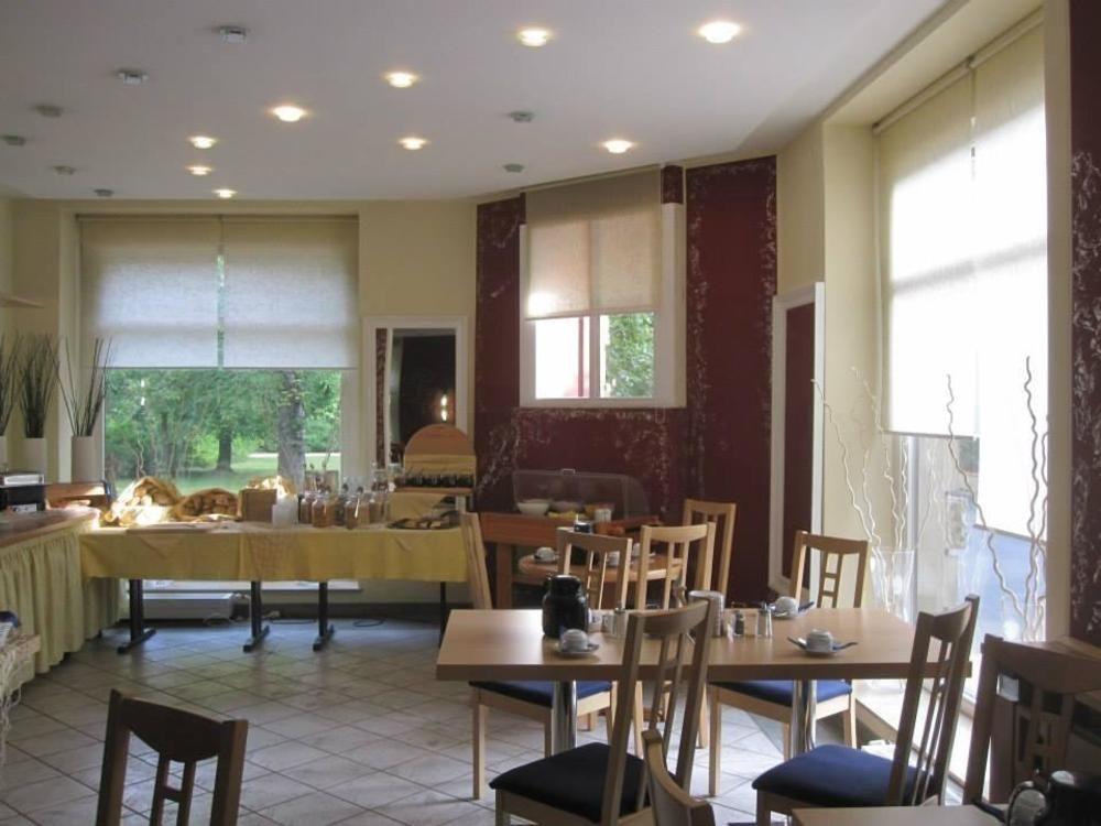 דרזדן Hotel Am Bonhoefferplatz מראה חיצוני תמונה