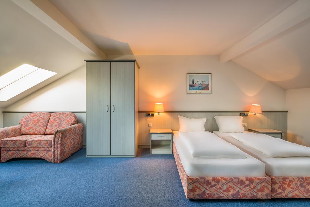 דרזדן Hotel Am Bonhoefferplatz מראה חיצוני תמונה