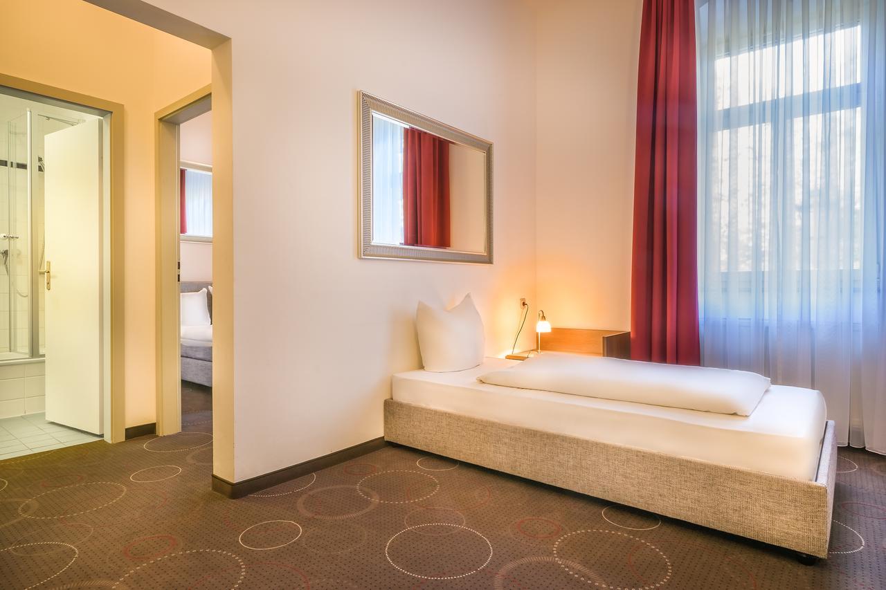 דרזדן Hotel Am Bonhoefferplatz מראה חיצוני תמונה
