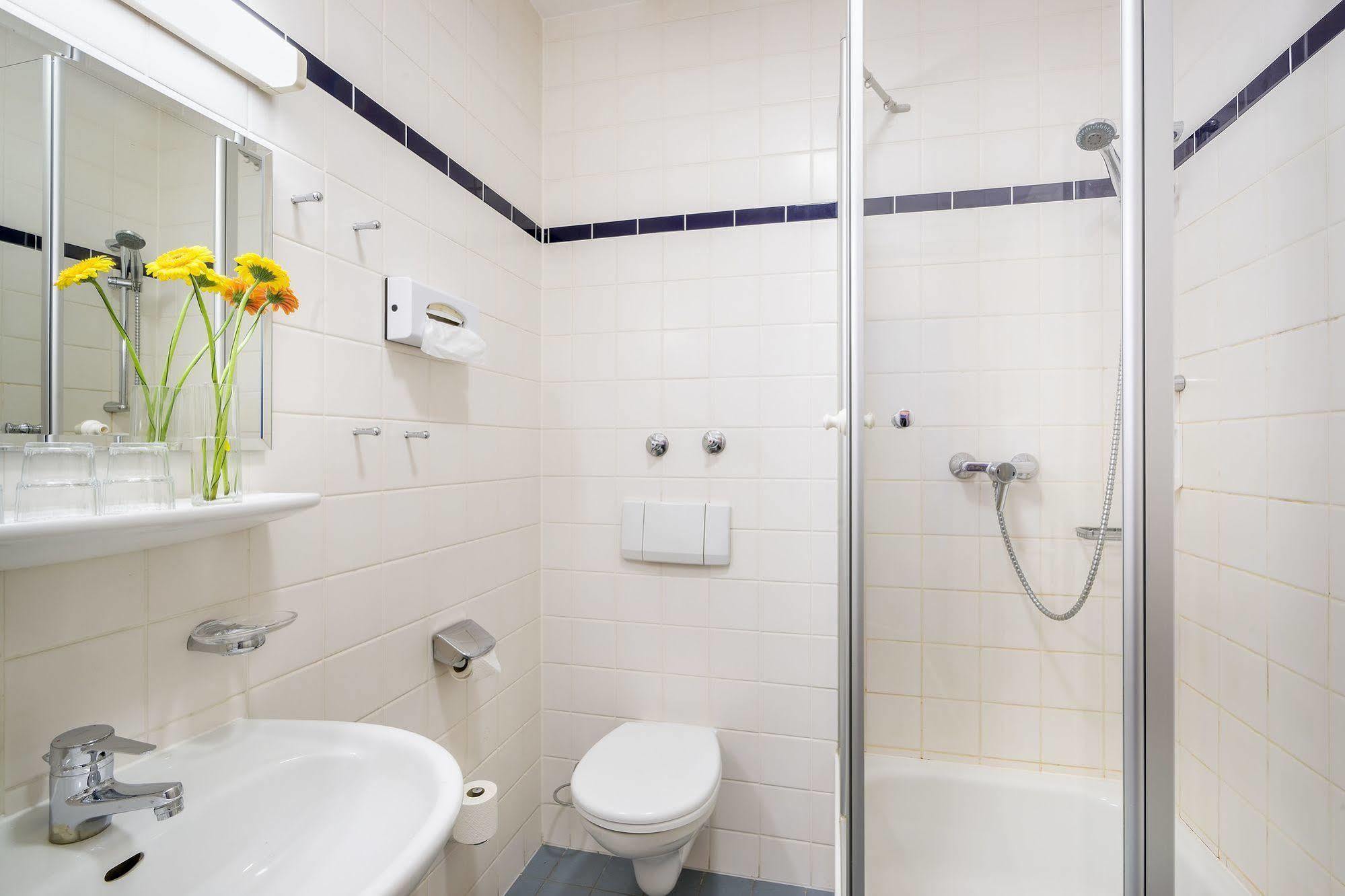 דרזדן Hotel Am Bonhoefferplatz מראה חיצוני תמונה