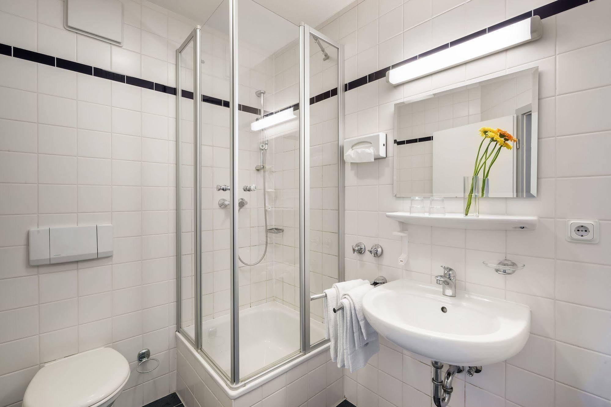 דרזדן Hotel Am Bonhoefferplatz מראה חיצוני תמונה