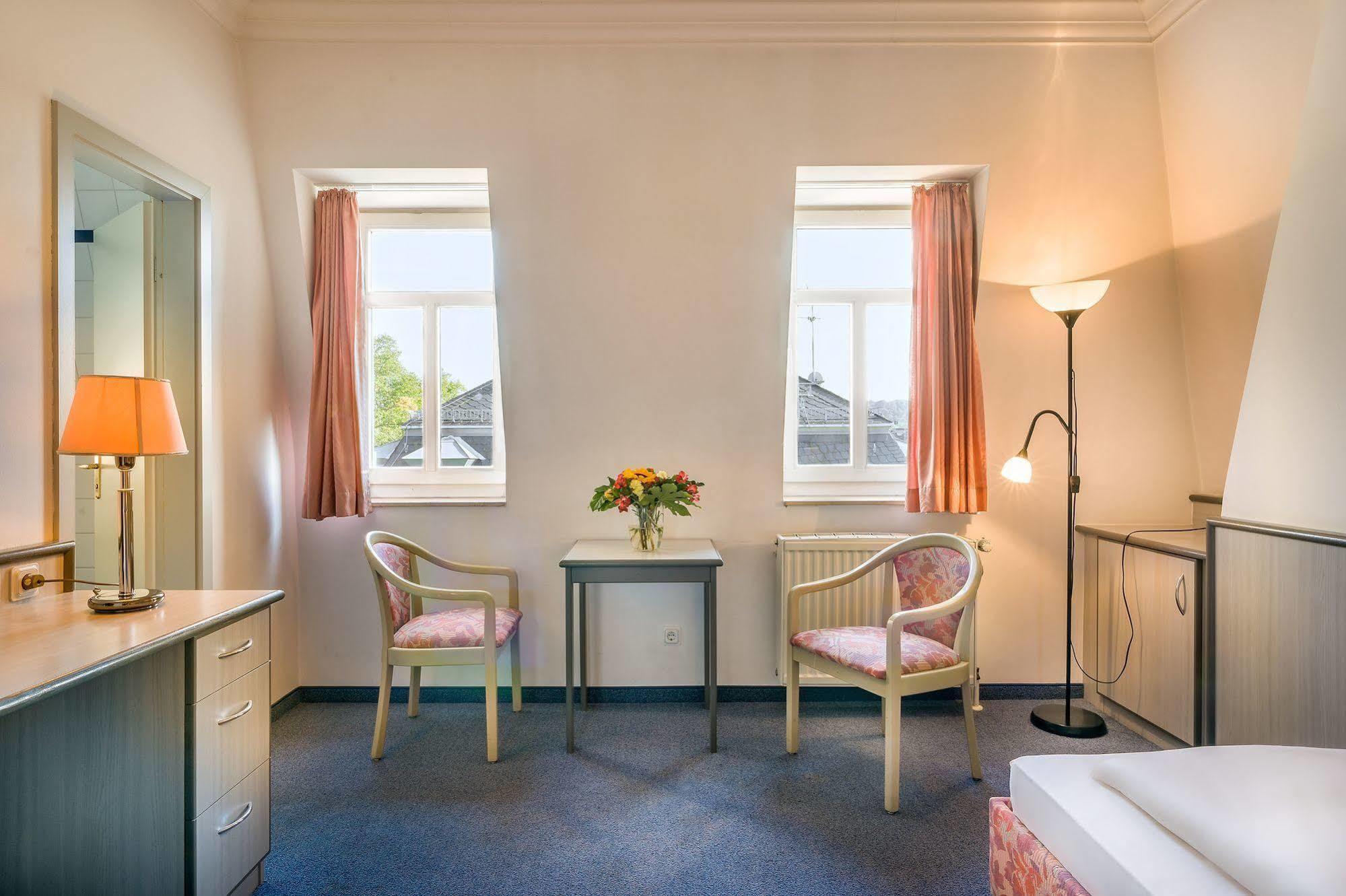 דרזדן Hotel Am Bonhoefferplatz מראה חיצוני תמונה